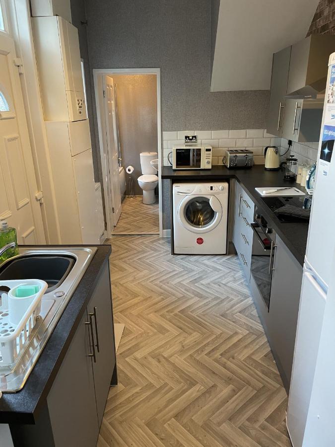 Howe - Newly Refurbished 2 Bedroom Flat Free Parking Гейтсхед Екстериор снимка